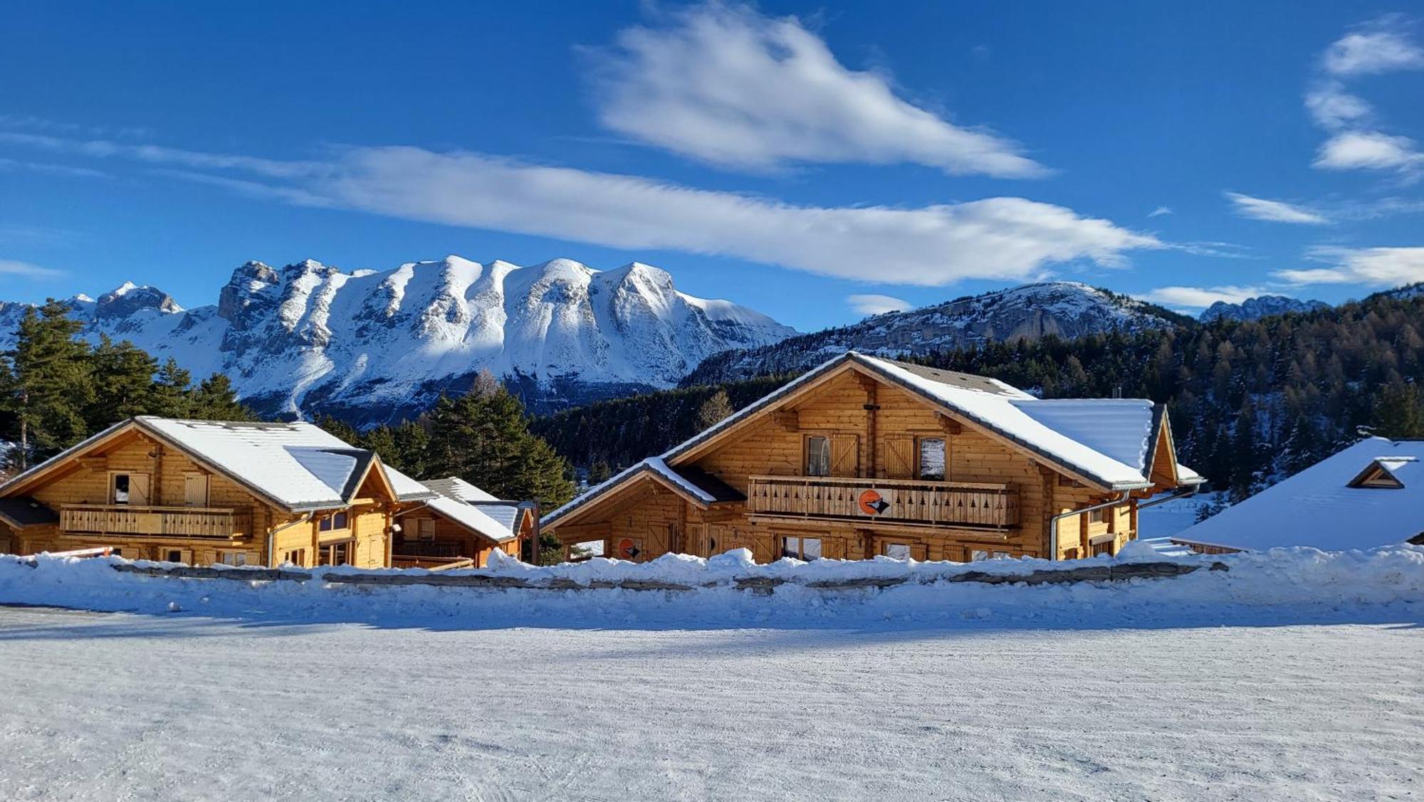 Appartement 4 A 6 Personnes - Chalets D'Aurouze - La Joue Du Loup Saint-Étienne-en-Dévoluy المظهر الخارجي الصورة