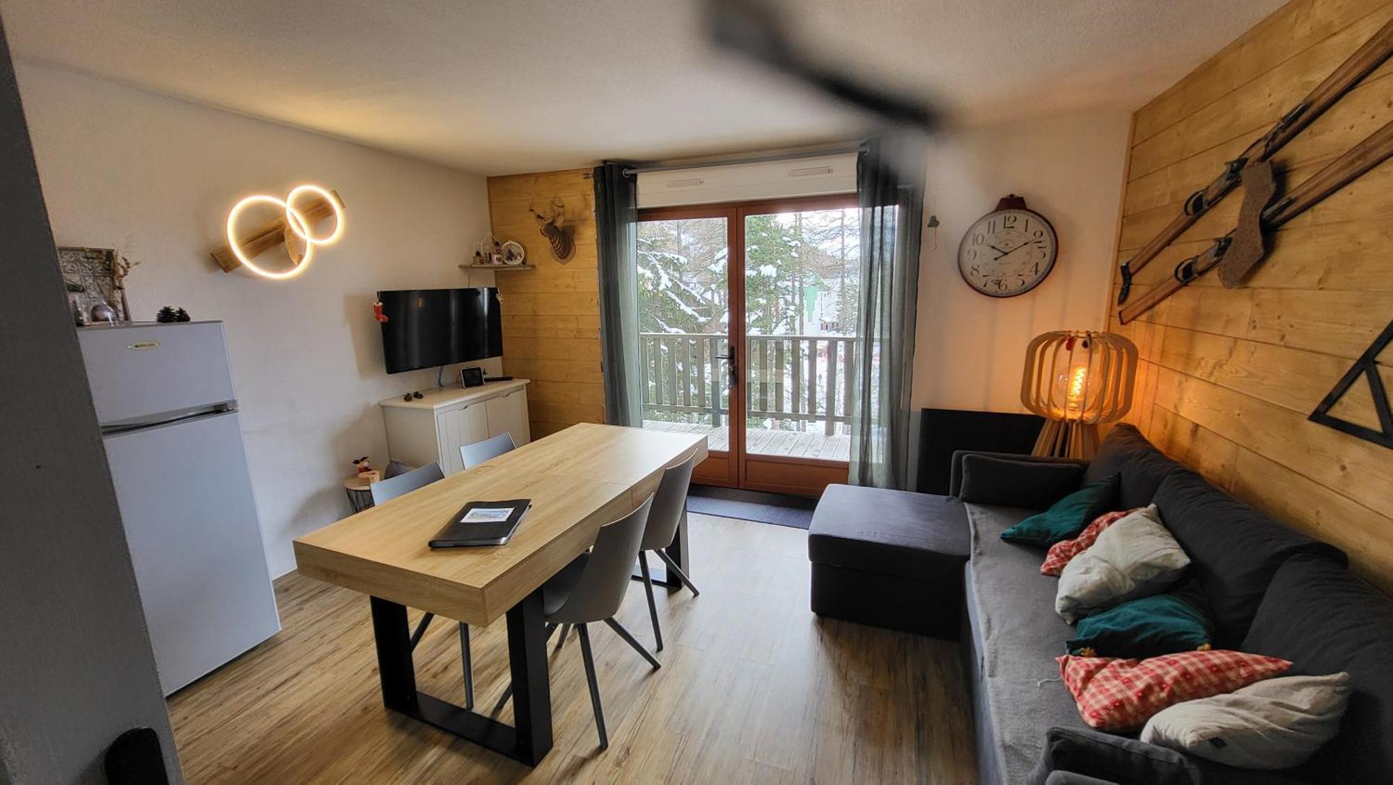 Appartement 4 A 6 Personnes - Chalets D'Aurouze - La Joue Du Loup Saint-Étienne-en-Dévoluy المظهر الخارجي الصورة